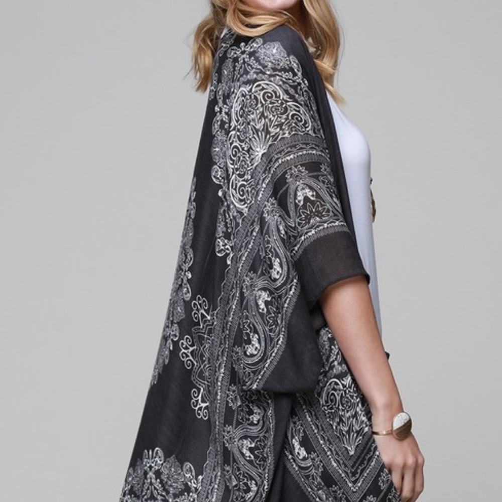 Mandala Kimono in Charcoal - Picture 2 of 5